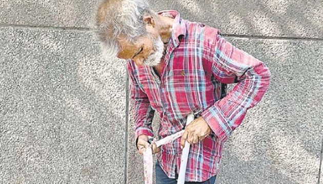 Ramji Das says he left his parents in UP long ago and now lives in a hut in Faridabad, near Delhi. (HT Photo) Ramji Das says he left his parents in UP long ago and now lives in a hut in Faridabad, near Delhi. (HT Photo)