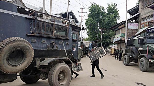 An order by the Jammu & Kashmir police seeking details on mosques and their management committees, that went viral on social media on Monday was enough to set tongues wagging about the possibility of the Centre revoking Article 35A soon.(ANI Photo) An order by the Jammu & Kashmir police seeking details on mosques and their management committees, that went viral on social media on Monday was enough to set tongues wagging about the possibility of the Centre revoking Article 35A soon.(ANI Photo)
