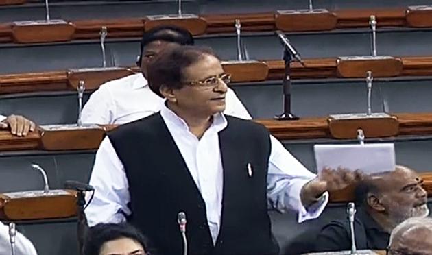 SP MP Azam Khan speaks at Lok Sabha. He apologised over his comments he made during the triple talaq discussions.(ANI Photo) SP MP Azam Khan speaks at Lok Sabha. He apologised over his comments he made during the triple talaq discussions.(ANI Photo)