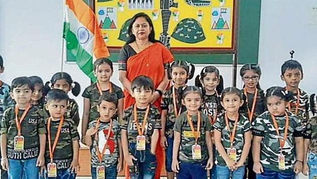 The pre-primary section of the US Ostwal English Academy, Mira Road, commemorated the 20th anniversary of the Kargil War victory. The pre-primary section of the US Ostwal English Academy, Mira Road, commemorated the 20th anniversary of the Kargil War victory.
