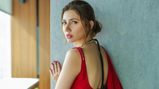 Mahira Khansex - Pak actor calls Mahira Khan 'aged actor who should play mother and not  heroine', her open letter is a beauty | Bollywood - Hindustan Times