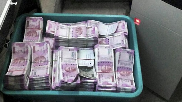 The income tax (I-T) department has “provisionally” attached equity shares worth <span class='webrupee'>₹</span>254 crore related to companies of businessman Rahul Puri.(PTI Photo)