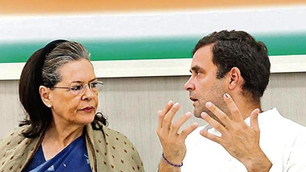 The LS debacle forced Rahul Gandhi (right) to offer his resignation to the CWC on May 25, since then Sonia Gandhi has stepped in to fill the leadership vacuum.(HT Photo)