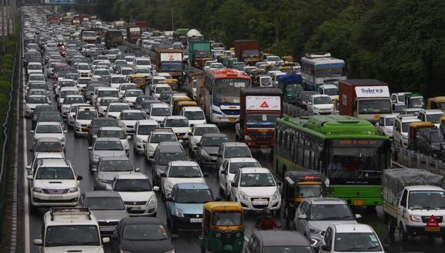 Road safety has been given top priority in the Motor Vehicles (Amendment) Bill, 2019 and proposes stiff penalties for traffic offences.(HT PHOTO) Road safety has been given top priority in the Motor Vehicles (Amendment) Bill, 2019 and proposes stiff penalties for traffic offences.(HT PHOTO)