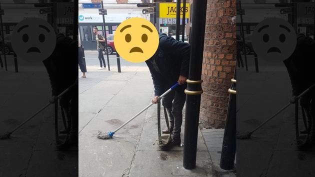 Man was handed a mop and bucket to clean after he pees outside railway station.(Twitter/BTP3Counties) Man was handed a mop and bucket to clean after he pees outside railway station.(Twitter/BTP3Counties)