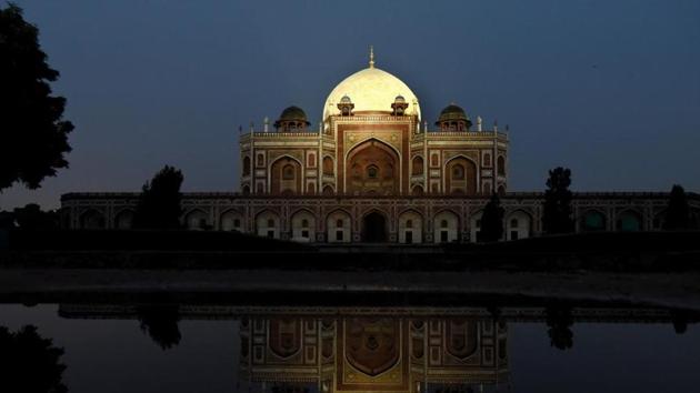 The Humayun’s Tomb (above) and the Safdarjung Tomb are two monuments in Delhi, which will be open to public till 9pm.(HT FILE)