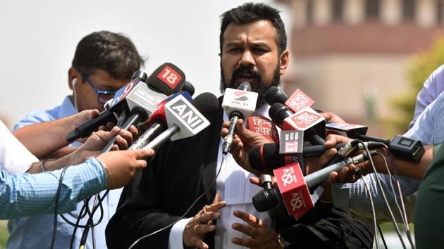Hindu Mahasabha lawyer Vishnu Shankar addresses the media over the case. The suggestion for mediation in the matter has been opposed by the Uttar Pradesh government and the Hindu parties, except the Nirmohi Akhara, a religious denomination that is one of the main parties to the civil suit. (Amal KS / HT File) Hindu Mahasabha lawyer Vishnu Shankar addresses the media over the case. The suggestion for mediation in the matter has been opposed by the Uttar Pradesh government and the Hindu parties, except the Nirmohi Akhara, a religious denomination that is one of the main parties to the civil suit. (Amal KS / HT File)