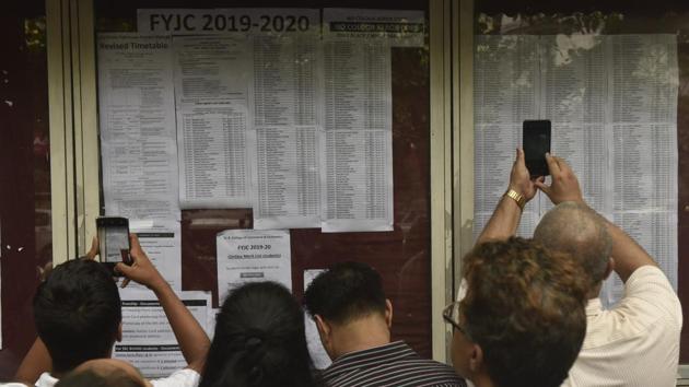 Mumbai FYJC 3rd merit list 2019 to be out today. At the end of two rounds, only 1,31,310 seats were claimed by students.(Anshuman Poyrekar/HT file) Mumbai FYJC 3rd merit list 2019 to be out today. At the end of two rounds, only 1,31,310 seats were claimed by students.(Anshuman Poyrekar/HT file)