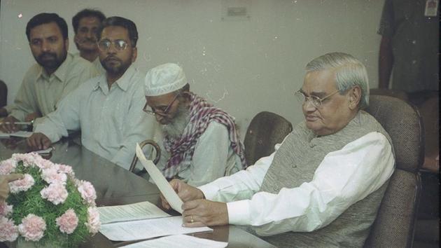 After the Lucknow bench of the Allahabad High Court began hearings to determine who owns the Ayodhya site, Prime Minister AB Vajpayee set up an Ayodhya cell to hold talks with Hindu and Muslim leaders. After a series of events following the Allahabad High Court verdict of a three-way division of the disputed land and its subsequent failure, the top court called for an amicable settlement. (Pradeep Bhatia / HT Archive) After the Lucknow bench of the Allahabad High Court began hearings to determine who owns the Ayodhya site, Prime Minister AB Vajpayee set up an Ayodhya cell to hold talks with Hindu and Muslim leaders. After a series of events following the Allahabad High Court verdict of a three-way division of the disputed land and its subsequent failure, the top court called for an amicable settlement. (Pradeep Bhatia / HT Archive)