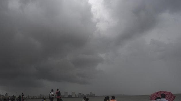Rain clouds at Marine Drive in Mumbai. (Pratik Chorge/HT Photo) Rain clouds at Marine Drive in Mumbai. (Pratik Chorge/HT Photo)