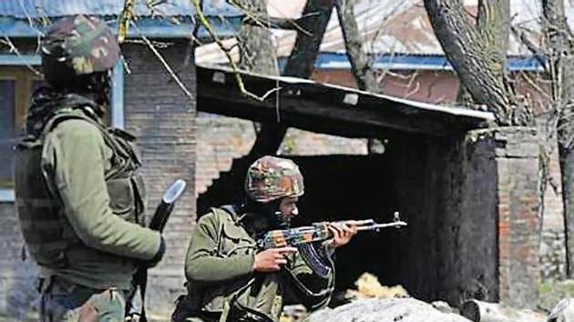 The security forces are being deployed in vulnerable spots.(Waseem Andrabi/HT file)