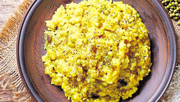 Khichdi made out of rice and moong dal.(Getty Images)
