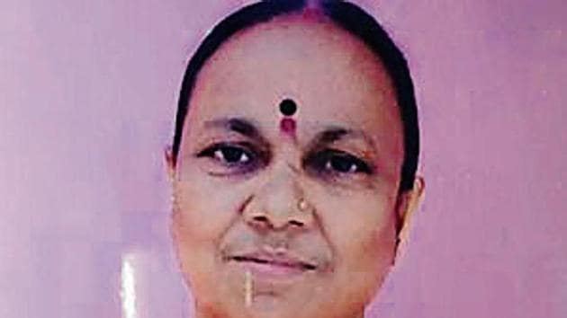 Baby Bai Bhoir, the victim from Wadhiv village in Vaitarna, fell down 40-feet from the RoB into the creek during a downpour.(HT Photo) Baby Bai Bhoir, the victim from Wadhiv village in Vaitarna, fell down 40-feet from the RoB into the creek during a downpour.(HT Photo)