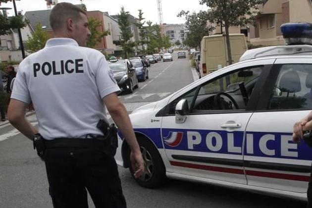 A police source said that no-one had been apprehended in the jewel theft so far. The jewels have been recovered at a hotel room on the outskirts of Paris. (AP Photo/ Representative image) A police source said that no-one had been apprehended in the jewel theft so far. The jewels have been recovered at a hotel room on the outskirts of Paris. (AP Photo/ Representative image)