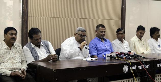 (From left) Prithviraj Pardeshi, Vivek Khatavkar, Ashok Godse, Shrikant Shete, Rajabhau Tikar, Mahesh Suryavanshi and Sanjay Mate; presidents of “Manache Ganpati” mandals in Pune at a press conference in the city on Friday. (Ravindra Joshi/HT PHOTO) (From left) Prithviraj Pardeshi, Vivek Khatavkar, Ashok Godse, Shrikant Shete, Rajabhau Tikar, Mahesh Suryavanshi and Sanjay Mate; presidents of “Manache Ganpati” mandals in Pune at a press conference in the city on Friday. (Ravindra Joshi/HT PHOTO)