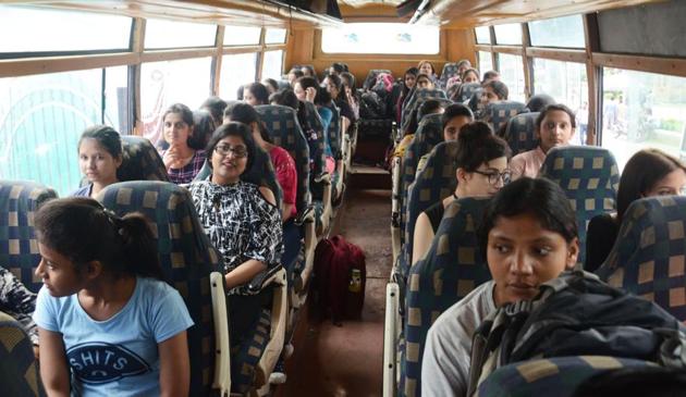 A group of NIT students leaving their campus as government announces an advisory to the Amarnath Yatris and tourists to leave the valley as soon as possible, in Srinagar on Saturday on Saturday.(ANI photo)