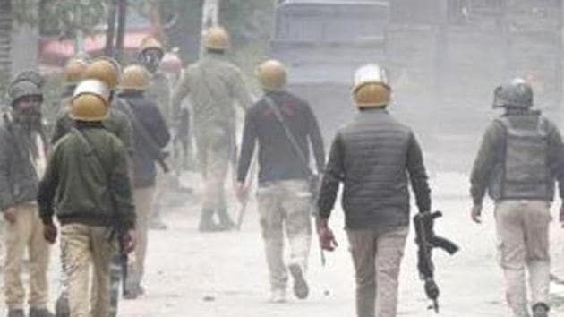 In another incident on Saturday, an ongoing gunfight at Pandushan village in Shopian continued into the second day and a joint party of police, army and CRPF killed a militant. Image used for representational purpose only.(Waseem Andrabi / Hindustan Times) In another incident on Saturday, an ongoing gunfight at Pandushan village in Shopian continued into the second day and a joint party of police, army and CRPF killed a militant. Image used for representational purpose only.(Waseem Andrabi / Hindustan Times)