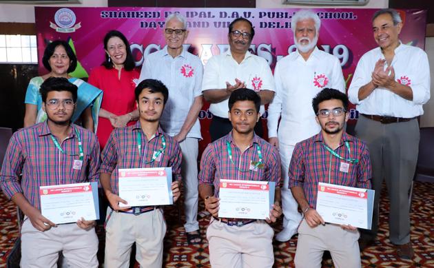 Students were urged to adopt the virtues of humility and discipline (HT) Students were urged to adopt the virtues of humility and discipline (HT)
