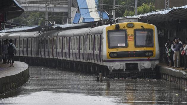 Mumbai railway system affected due to heavy rainfall.(Kunal Patil/HT Photo) Mumbai railway system affected due to heavy rainfall.(Kunal Patil/HT Photo)
