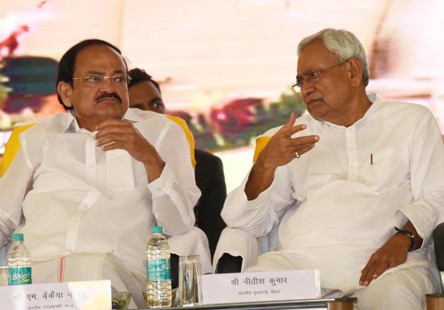 Vice President, M Venkaiah Naidu seen with chief minister Nitish Kumar at Patna High School, in Gardanibagh, Patna, India, on Sunday(Santosh Kumar/ HT) Vice President, M Venkaiah Naidu seen with chief minister Nitish Kumar at Patna High School, in Gardanibagh, Patna, India, on Sunday(Santosh Kumar/ HT)