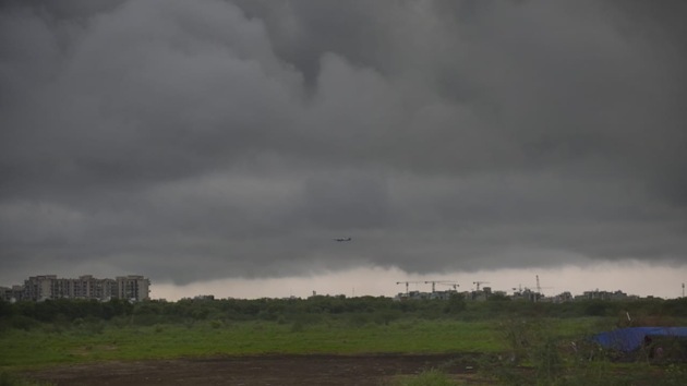 Dark monsoon clouds over Delhi’s Dwarka on Tuesday.(Vipin Kumar/HT photo) Dark monsoon clouds over Delhi’s Dwarka on Tuesday.(Vipin Kumar/HT photo)