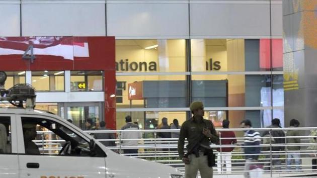 All airports having annual aircraft movements of 50,000 or more will have to follow this, which means at least ten airports in the country such as Delhi, Mumbai, Chennai, Kolkata and Ahmadabad will have to follow the order.(HT PHOTO.) All airports having annual aircraft movements of 50,000 or more will have to follow this, which means at least ten airports in the country such as Delhi, Mumbai, Chennai, Kolkata and Ahmadabad will have to follow the order.(HT PHOTO.)