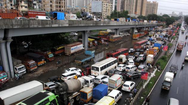 Traffic jam seen at Nasik by pass express highway near Majiwada in Thane. (Praful Gangurde/ HT Photo) Traffic jam seen at Nasik by pass express highway near Majiwada in Thane. (Praful Gangurde/ HT Photo)