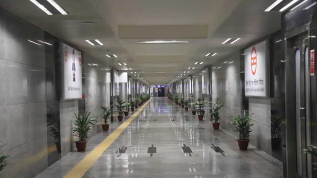 Pedestrians can also use the underground subway to cross the busy Pankha Road safely. (HT Photo) Pedestrians can also use the underground subway to cross the busy Pankha Road safely. (HT Photo)