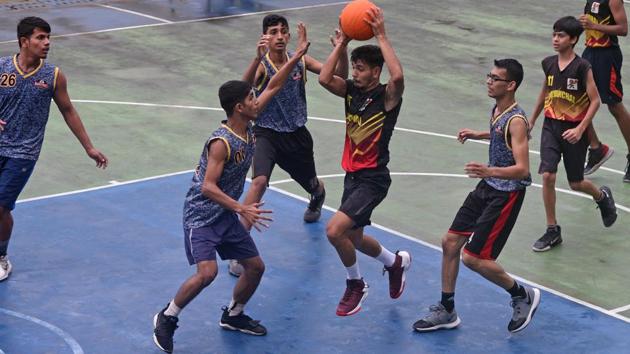 U-18 basketball Pune: Sanjay Sawant Academy beats Vidyanchal School 32 ...