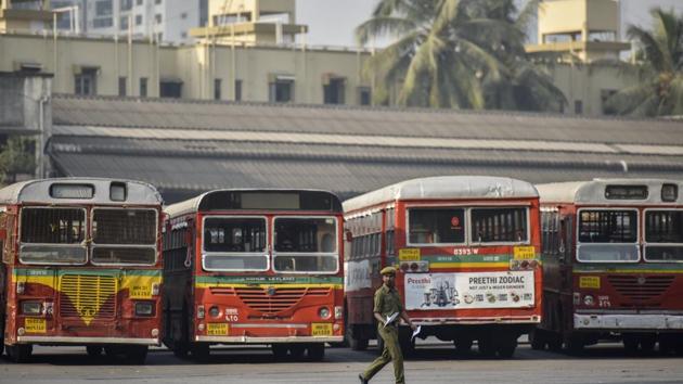 The Brihanmumbai Electric Supply and Transport (BEST) that runs Mumbai’s bus service and distributes electricity to the city is now on Twitter.(Kunal Patil/HT Photo)