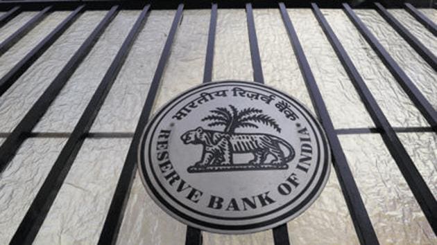 The RBI has decided to allow round-the-clock fund transfers through NEFT from December 2019.(REUTERS)