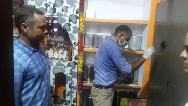 Forensic experts collecting samples from the house in Firozabad where the double murder took place on Thursday (ht photo) Forensic experts collecting samples from the house in Firozabad where the double murder took place on Thursday (ht photo)