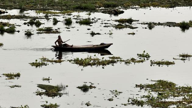 The National Green Tribunal-appointed Yamuna pollution monitoring committee has directed all civic agencies to ensure blood of animals slaughtered in slaughter houses and during festivals doesn’t flow into the river.(Virendra Singh Gosain/HT PHOTO) The National Green Tribunal-appointed Yamuna pollution monitoring committee has directed all civic agencies to ensure blood of animals slaughtered in slaughter houses and during festivals doesn’t flow into the river.(Virendra Singh Gosain/HT PHOTO)
