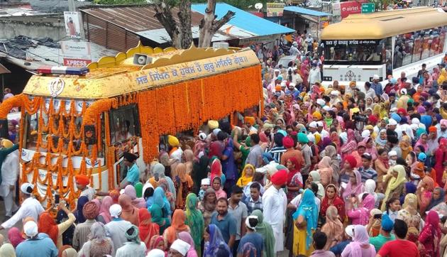 The nagar kirtan from gurdwara Nankana Sahib at Rupnagar on Friday.(HT PHOTO)