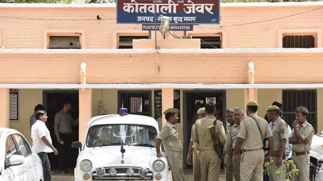 The station house officer of Jewar police station was suspended on Friday for allegedly taking bribes from a person involved in illegal sand mining.(HT Photo) The station house officer of Jewar police station was suspended on Friday for allegedly taking bribes from a person involved in illegal sand mining.(HT Photo)