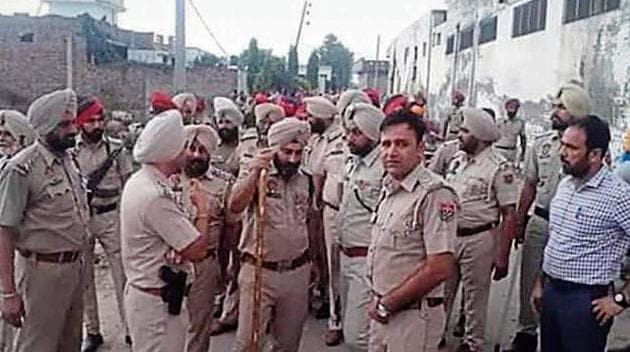 Police after the firing in which six nihangs had received bullet injuries at Mehta Chowk in Amritsar on August 2.(HT File)