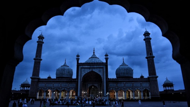People offering prayers on Eid at Delhi’s Jama Masjid on Monday (Sanchit Khanna/HT photo) People offering prayers on Eid at Delhi’s Jama Masjid on Monday (Sanchit Khanna/HT photo)