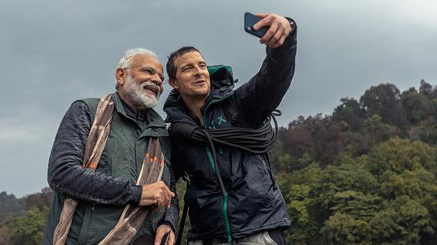 PM Narendra Modi with host Bear Grylls - the host of the show Man vs Wild show.(HT File Photo)