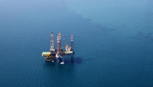 An offshore drilling platform operated by Saudi Aramco. The company posted a 12% decline in first-half profit . (Bloomberg photo) An offshore drilling platform operated by Saudi Aramco. The company posted a 12% decline in first-half profit . (Bloomberg photo)