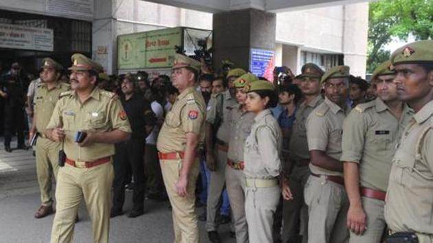 Fugitive wanted in two cases – murder and mischief arrested. (Deepak Guptaj / Hindustan Times(Representative image)) Fugitive wanted in two cases – murder and mischief arrested. (Deepak Guptaj / Hindustan Times(Representative image))