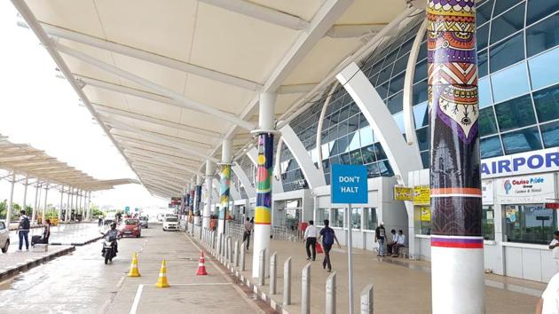 The Indian Navy operates the Goa airport at Dabolim.(HT PHOTO) The Indian Navy operates the Goa airport at Dabolim.(HT PHOTO)