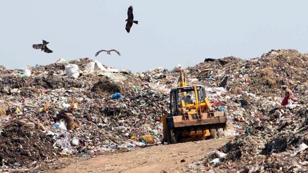 Noida’s waste management woes are unlikely to end anytime soon as a high-level committee, formed to identify a sanitary landfill site for the city, has failed to do so even after a year.(Diwakar Prasad/ HIndustan Times (Representative image))