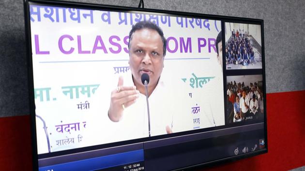 Ashish Shelar, state minister for school education, interacts with students during a ‘live’ conference at the launch .(Rahul Raut/HT PHOTO)