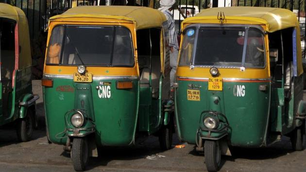 Two unidentified men allegedly assaulted an auto-rickshaw driver with bricks and fled with his vehicle after taking a ride from the bus stand in the early hours of Sunday, said the police. (Arijit Sen / Hindustan Times (Representative image)) Two unidentified men allegedly assaulted an auto-rickshaw driver with bricks and fled with his vehicle after taking a ride from the bus stand in the early hours of Sunday, said the police. (Arijit Sen / Hindustan Times (Representative image))