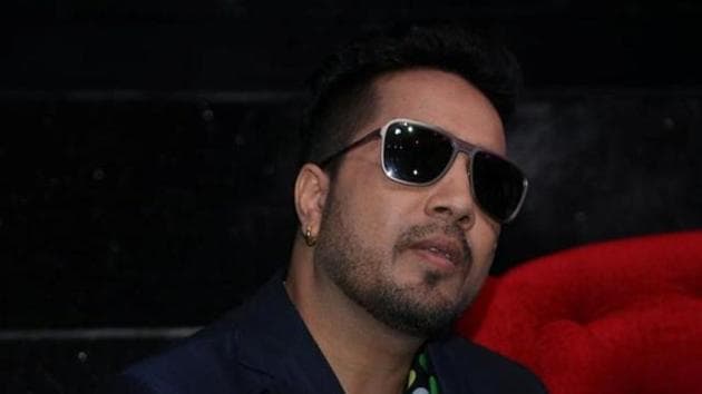 Mika Singh performed in Karachi.