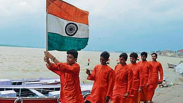 Patriotic fervor grips Batuks (young priests) ahead of Independence Day in Kashi on Wednesday. (Madan Mehrotra/HT photo) Patriotic fervor grips Batuks (young priests) ahead of Independence Day in Kashi on Wednesday. (Madan Mehrotra/HT photo)
