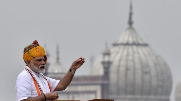 Prime Minister Narendra Modi addresses the nation from the rampart of Red Fort during the 73rd Independence Day, in New Delhi, India, on Thursday, August 15, 2019.(Mohd Zakir/HT PHOTO)