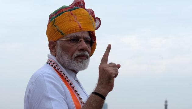 Prime Minister Narendra Modi addresses the nation from the rampart of Red Fort during the 73rd Independence Day, in New Delhi, India, on Thursday, August 15, 2019.(Mohd Zakir/HT PHOTO)