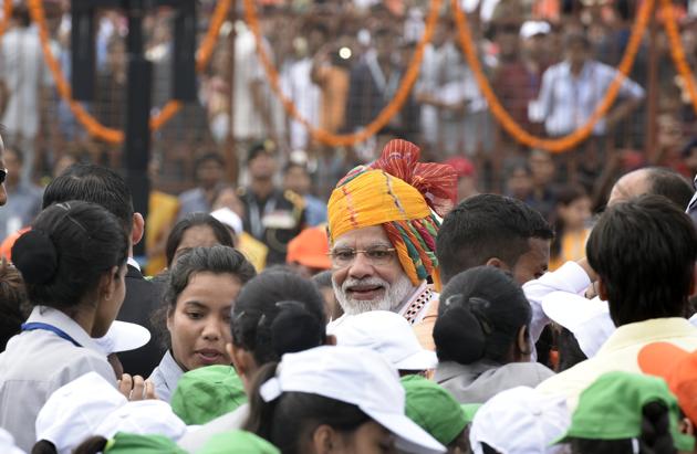 New Delhi, India - Aug. 15, 2019: Prime Minister Narendra Modi greets school children after addressing the nation from the rampart of Red Fort during the 73rd Independence Day, in New Delhi, India, on Thursday, August 15, 2019. (Photo by Vipin Kumar/ Hindustan Times) (Vipin Kumar/HT PHOTO) New Delhi, India - Aug. 15, 2019: Prime Minister Narendra Modi greets school children after addressing the nation from the rampart of Red Fort during the 73rd Independence Day, in New Delhi, India, on Thursday, August 15, 2019. (Photo by Vipin Kumar/ Hindustan Times) (Vipin Kumar/HT PHOTO)