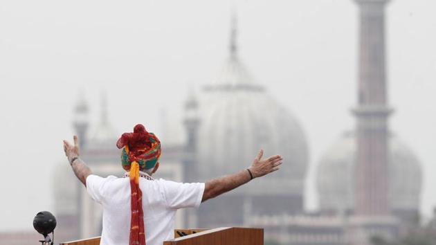 Prime Minister Narendra Modi addresses the nation during Independence Day celebrations at the Red Fort in Delhi, August 15, 2019.(REUTERS)